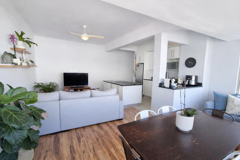 2 Bedroom Property for Sale in Sea Point Western Cape
